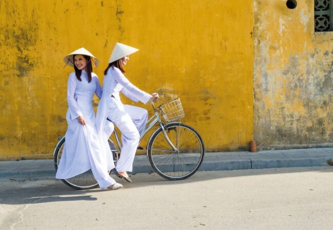 Ao-Dai-Traditional-Dress-of-Viet