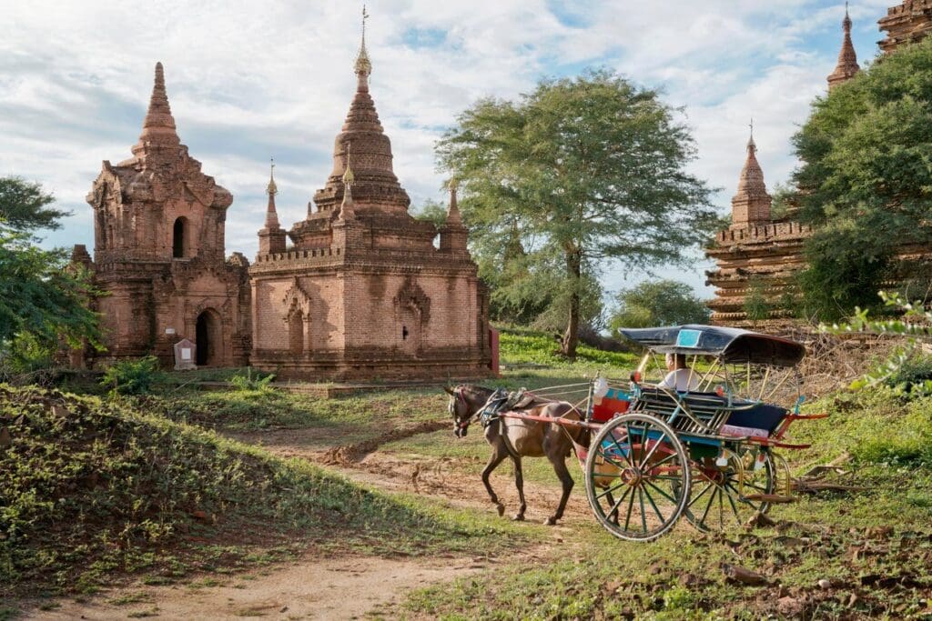 indochina-myanmar-bagan-horse-riding-near-temple